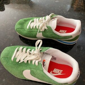 COPY - Nike green retro suede tennis shoes size 8.5